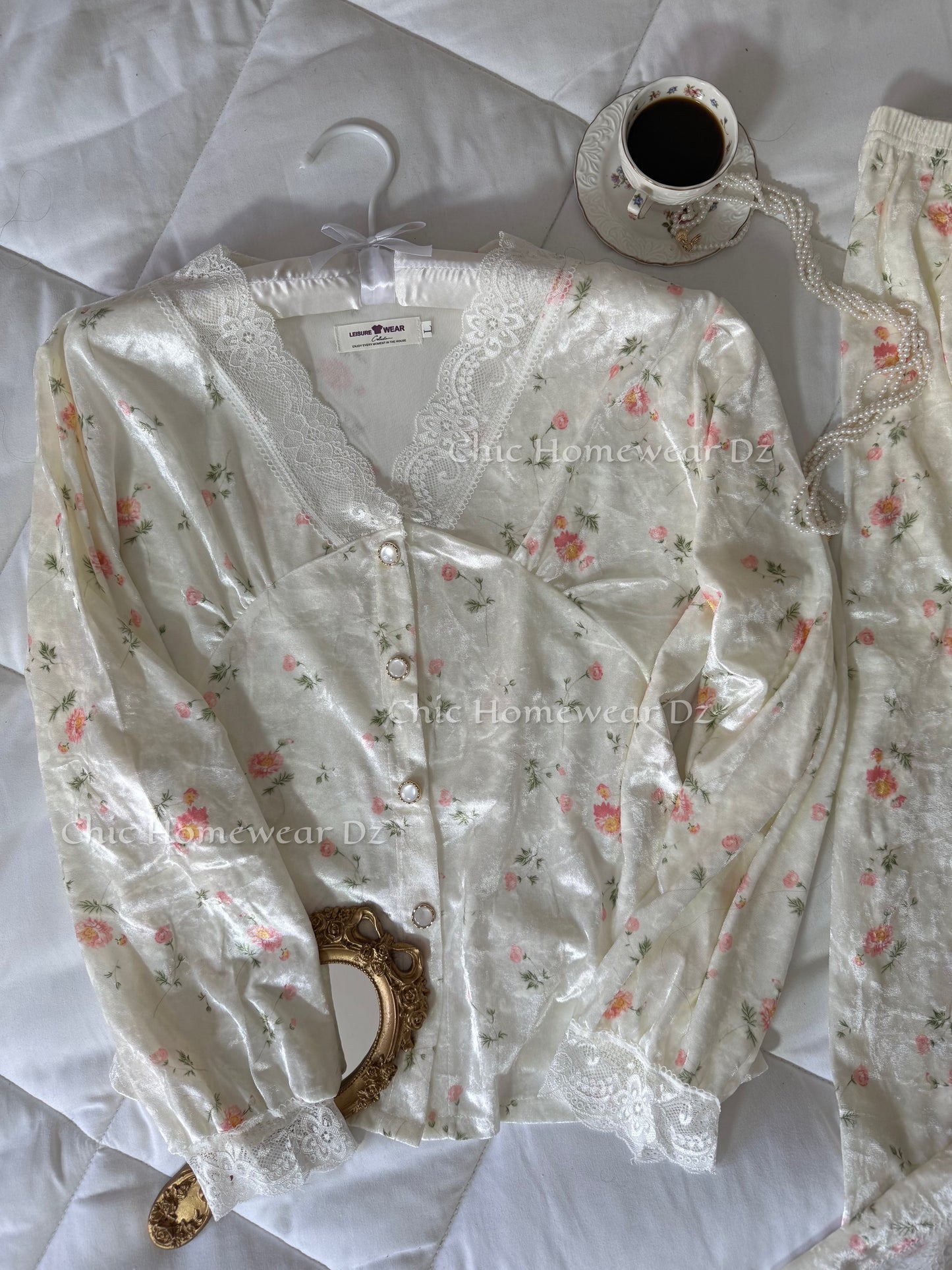 Pyjama Velours Fleurie Élégante